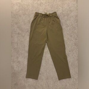 Lululemon Stretch High-Rise Pant
7’8